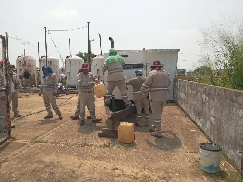 CMAS Coatzacoalcos abastece agua en Olmeca con instalación de generadores