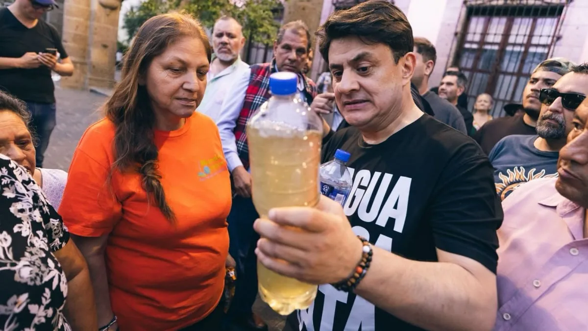 Protestan en Guadalajara por crisis de agua contaminada; piden que se declare una alerta sanitaria