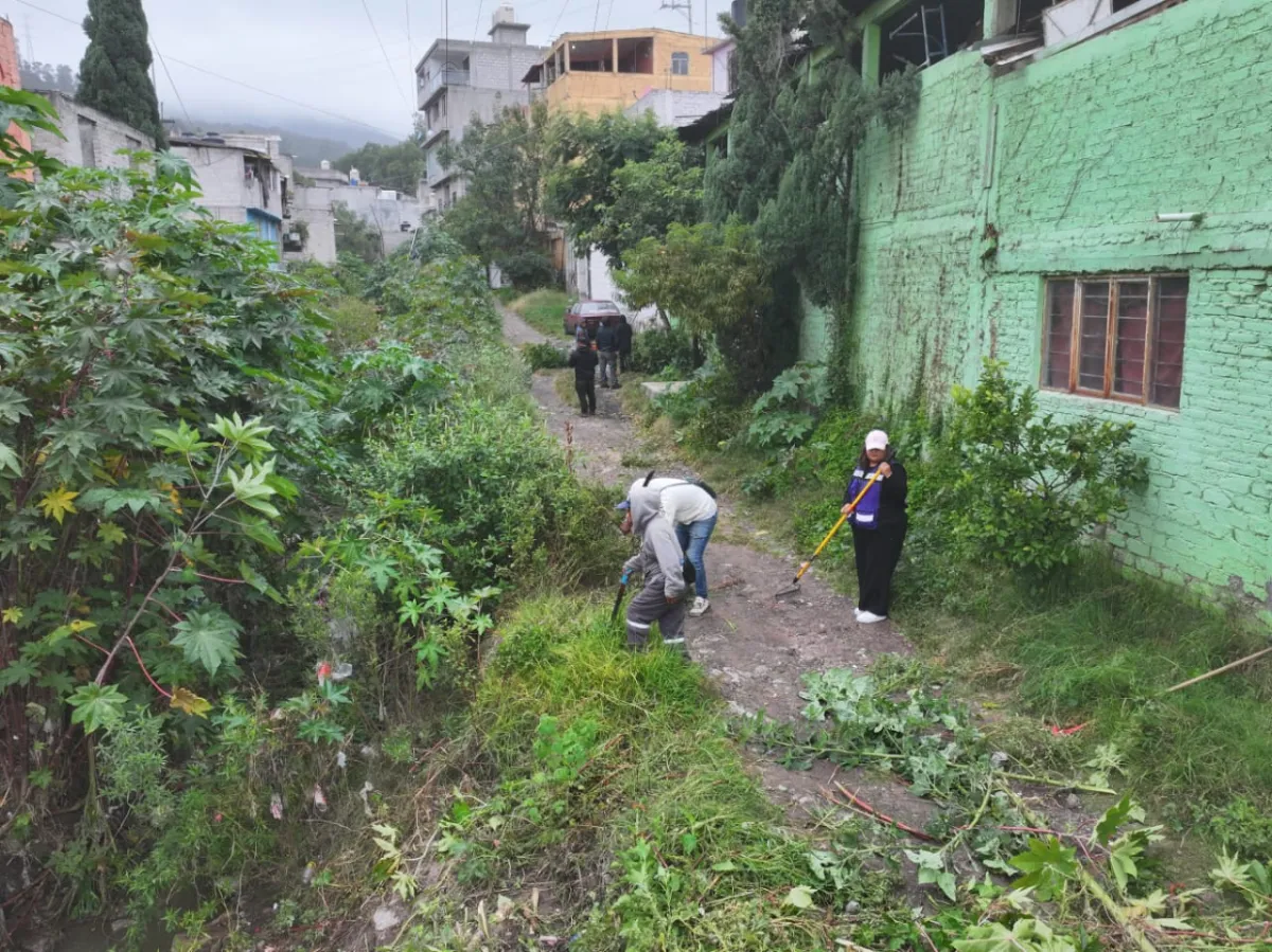 Ubican casas en zonas de riesgo y corriente de aguas negras en Ecatepec