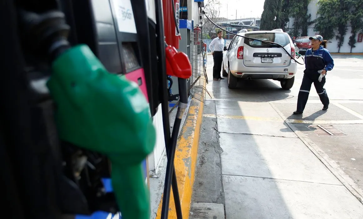 Alza en la gasolina lacera el bolsillo de los trabajadores: Pedro Oxté
