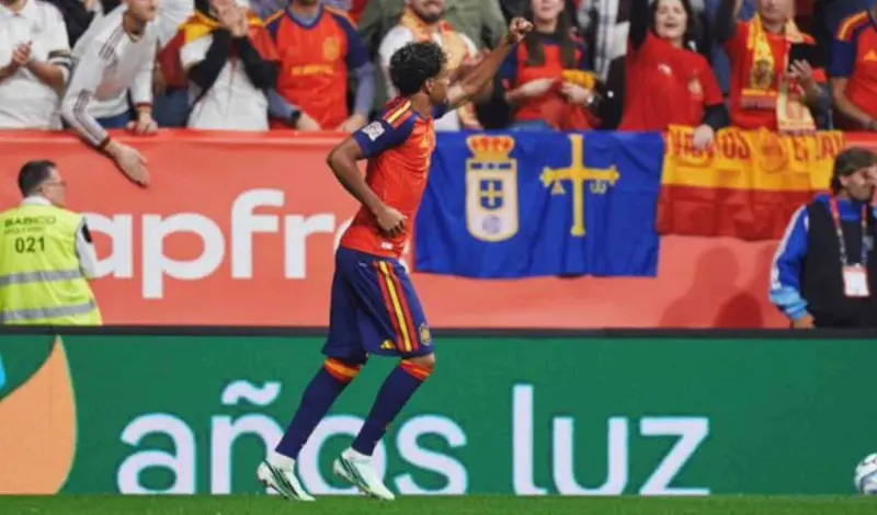 Lamine Yamal sigue intratable: golazo antológico en Oviedo y doce dianas en el curso