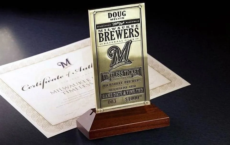 Se meten Brewers en problemas por boletos eternos de 2015