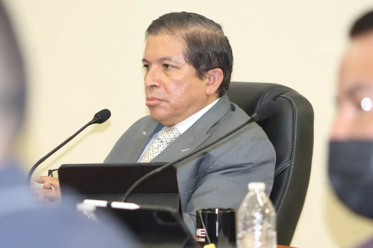 Voto migrante 2027, entre apatía y burocracia; ante INE, 140 registros