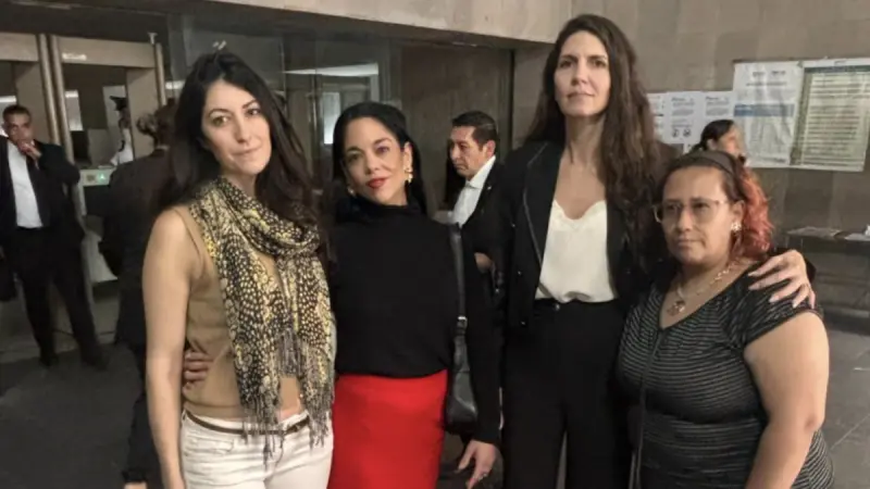 Madres acusan a jueza de encubrir a deudores alimenticios y frenar restitución de menores de edad
