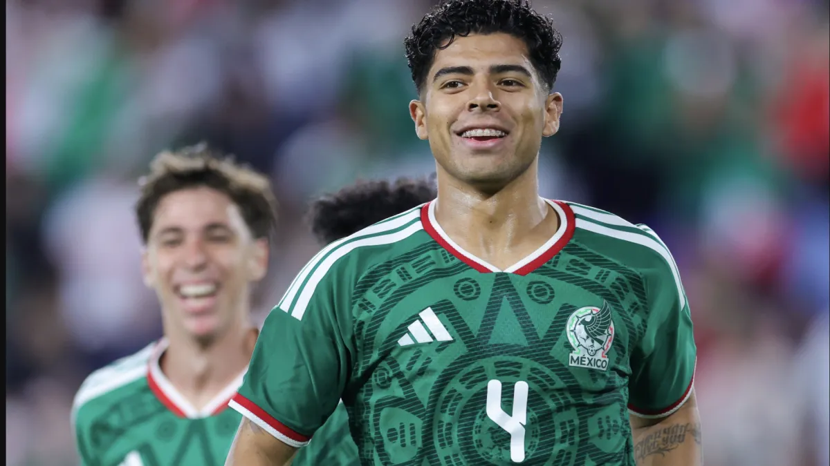El 'Toro' Guzmán rescata a la Selección Mexicana con un empate ante Perú