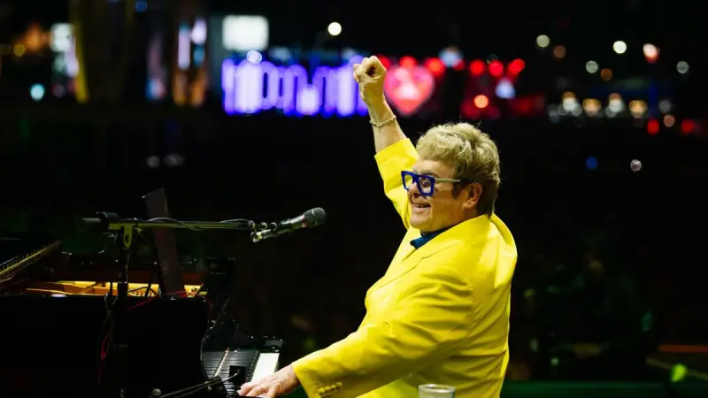 Rematan boletos para conciertos de Elton John en México con descuentos hasta del 80%