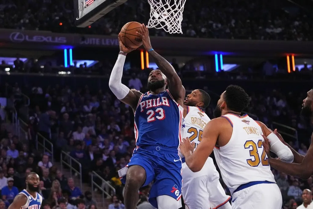 Debutan 76ers con triunfo ante Knicks impulsados por sus nuevos refuerzos