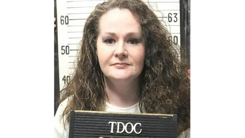 Christa Pike sobrevive a dos inyecciones letales y renuncia jefe de prisiones de Tennessee