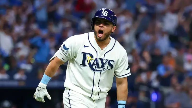 El tijuanense Jonathan Aranda castiga a Yankees con jonrón y da a Rays el Juego 1 de la Serie Divisional