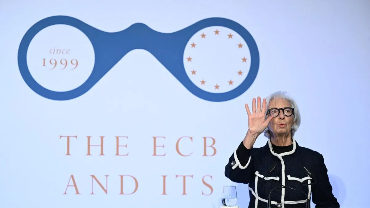Lagarde dice que la solución a los problemas de deuda de Francia está en el propio país
