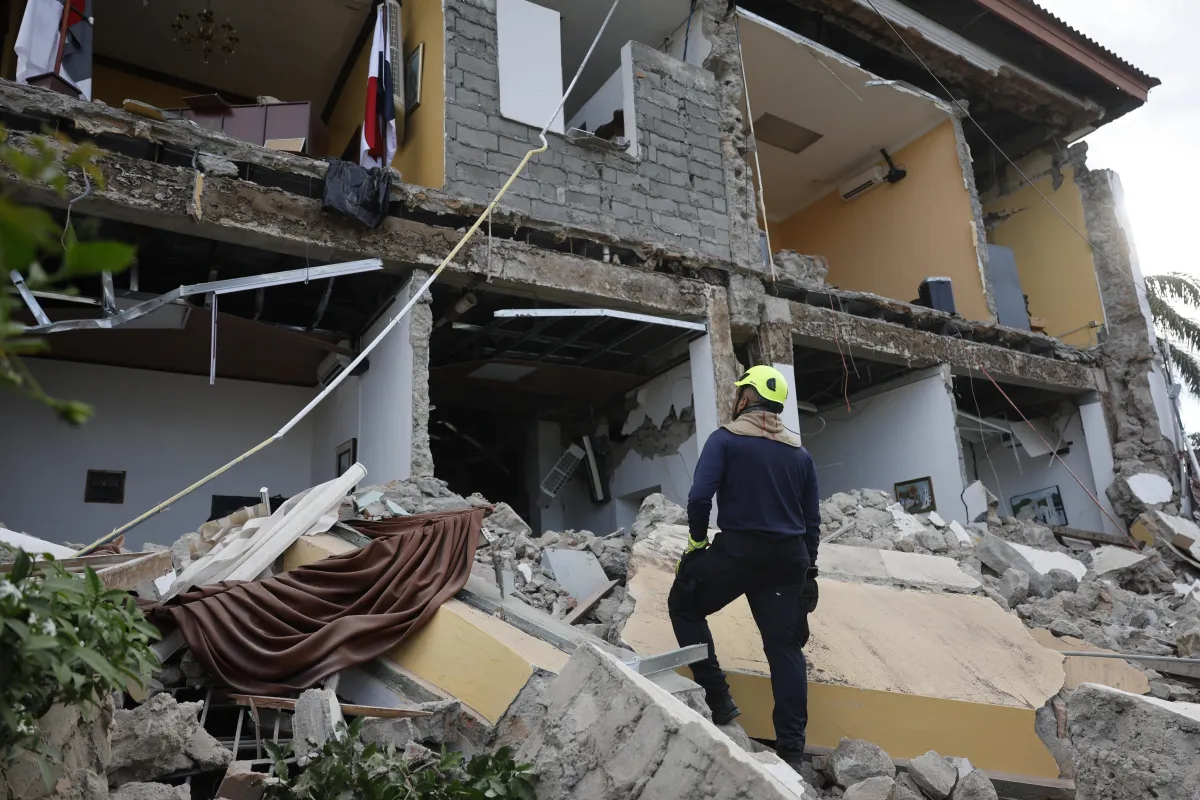 SRE no reporta mexicanos afectados por sismo de 7.7 en Panamá