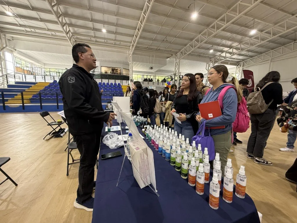 Facultad de Química de la UAQ realiza feria industrial y de bolsa de trabajo