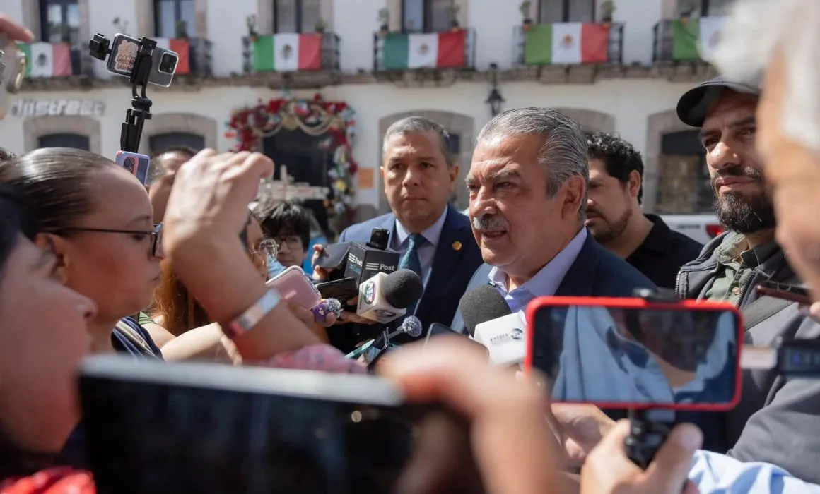 Acusan a Morón de pensar solo en él y rechazan seguirlo al PT