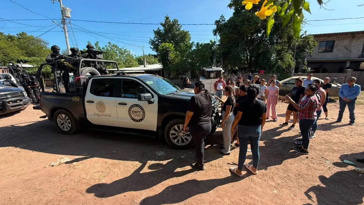 Caos en Sinaloa: habitantes se enfrentan a fuerzas federales e intentan frenar detención