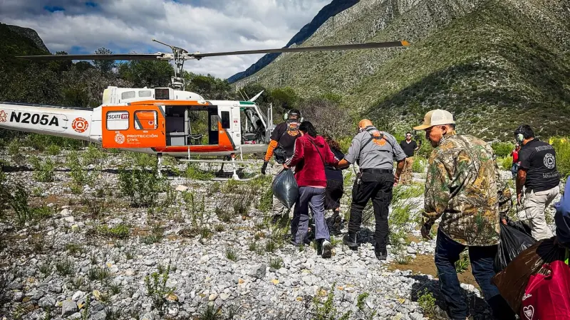 Evacúan a 8 personas incomunicadas por lluvias en comunidades de Santa Catarina
