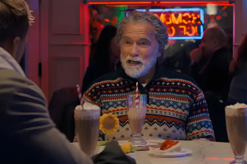 Arnold Schwarzenegger presenta el tráiler de su nueva película de acción: se convierte en uno de los personajes más legendarios de la historia