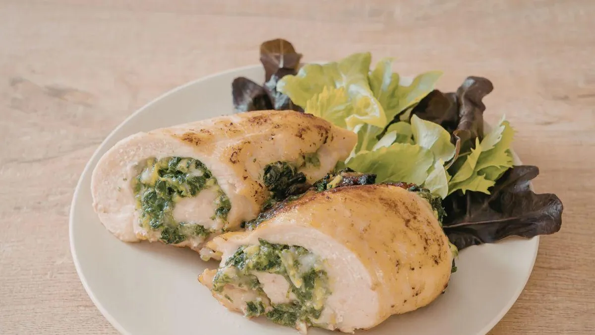 Pechuga rellena de espinacas y queso: receta fácil para la comida