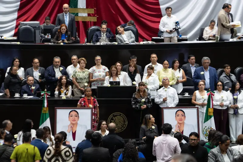 Buscan reelección hasta 150 diputados de Morena; deberán someterse a una encuesta en sus distritos: Monreal