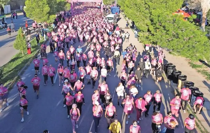 Corren fronterizos contra el cáncer en El Chamizal