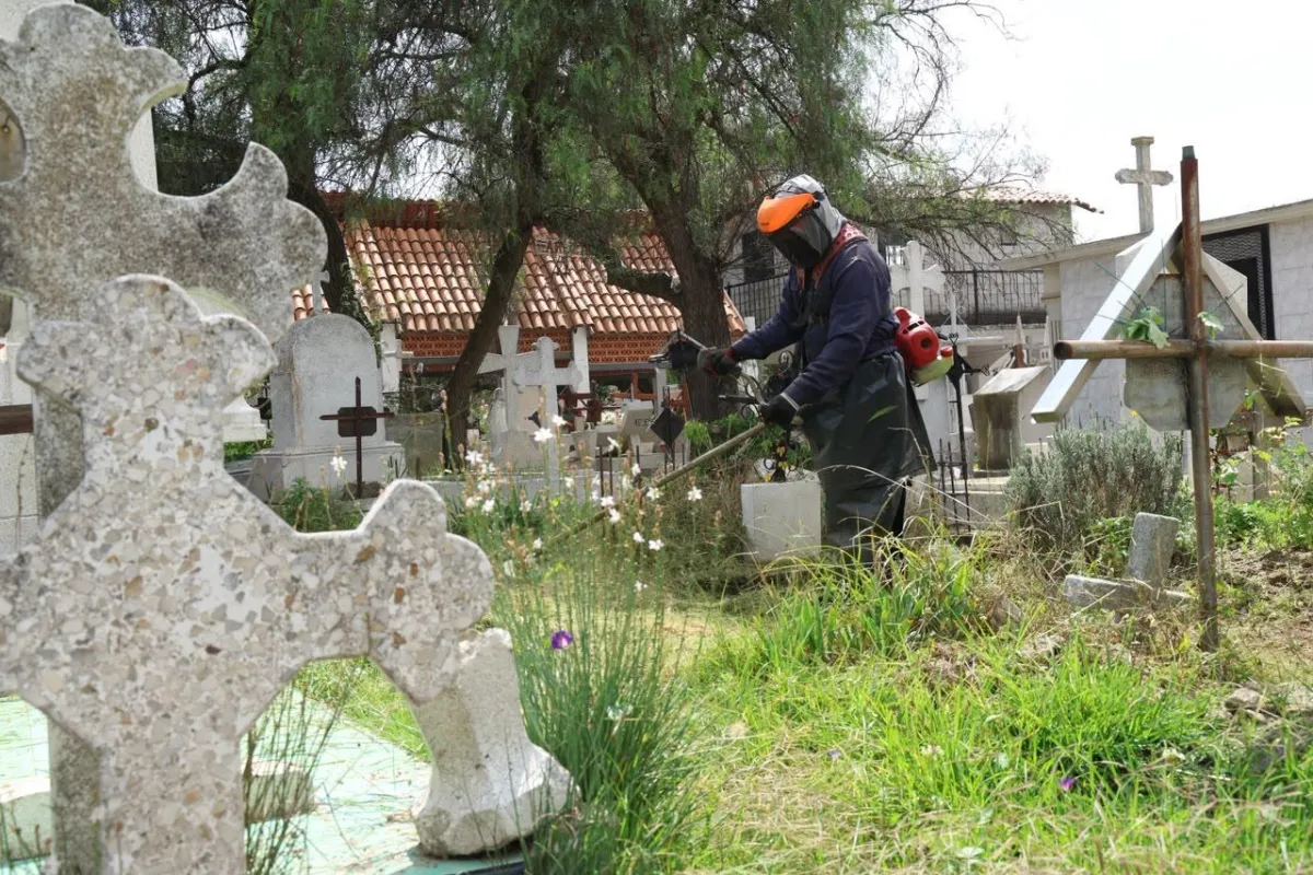 Alistan 19 panteones de Tecámac para celebración del Día de Muertos
