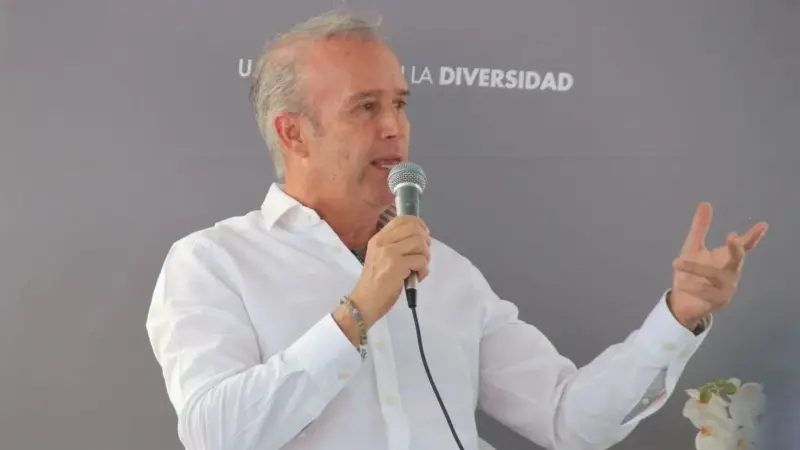 Mario Calzada advierte que 42 millones de mexicanos no pueden cubrir la canasta básica