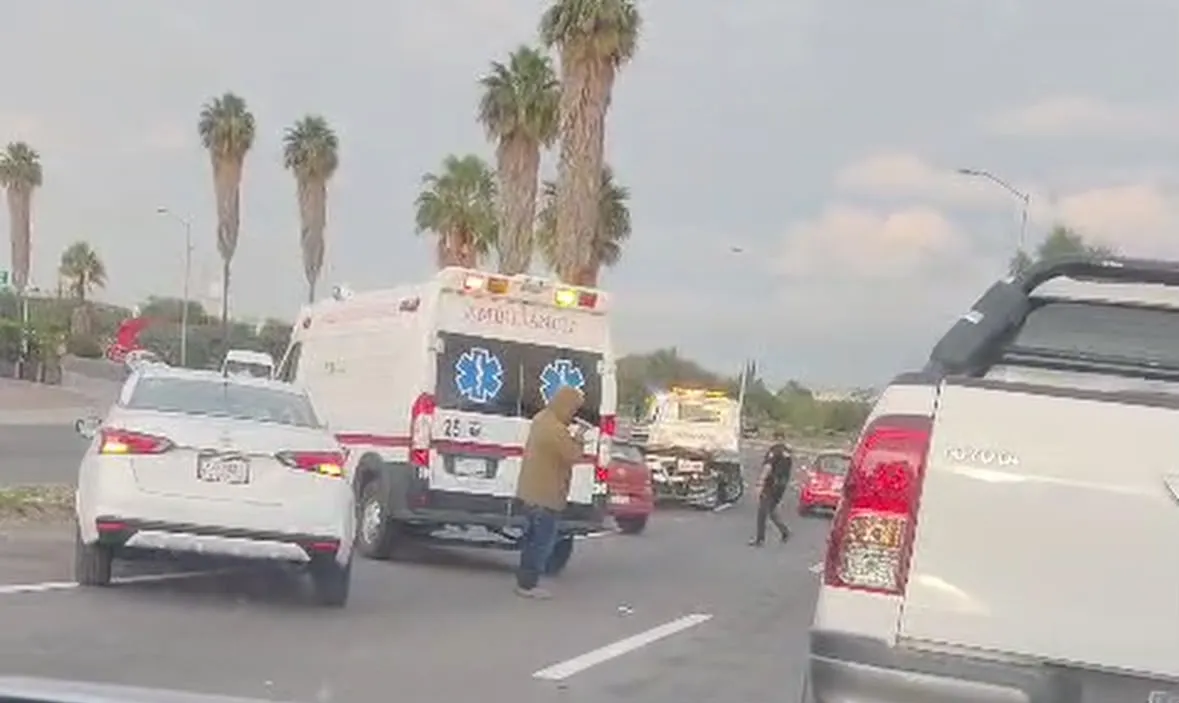 Motociclistas lesionados tras carambola en Bernardo Quintana