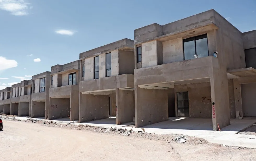 Suma Juárez más de 40 mil casas en 5 años