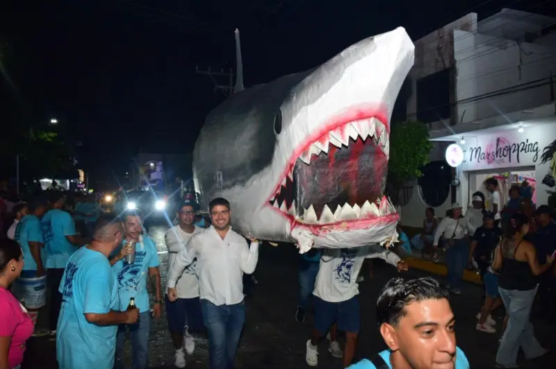 Vive Alvarado con alegría la tradicional Mojiganga 2026