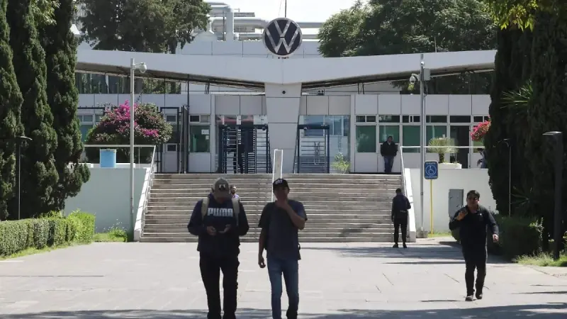 Hay acuerdo en Volkswagen: trabajadores votarán aumento y no habrá huelga