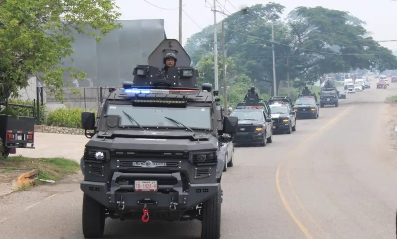 Aseguran arsenal y cargamento de droga en operativo en México