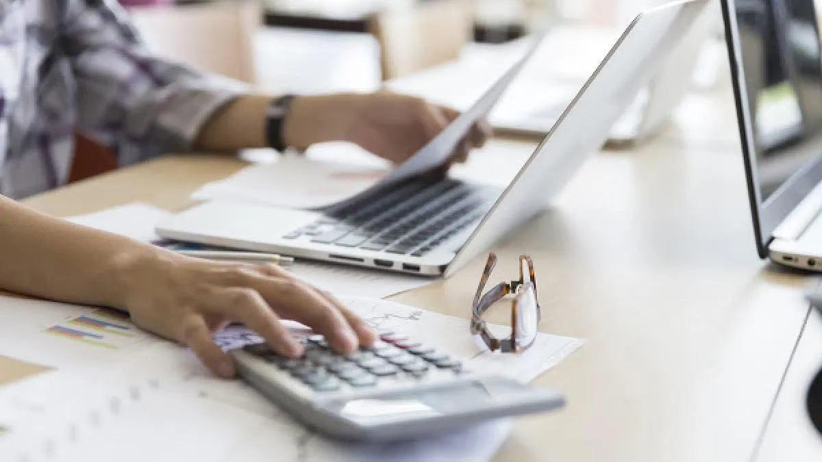 Iniciativa busca frenar lagunas legales en servicios especializados y simulación de honorarios