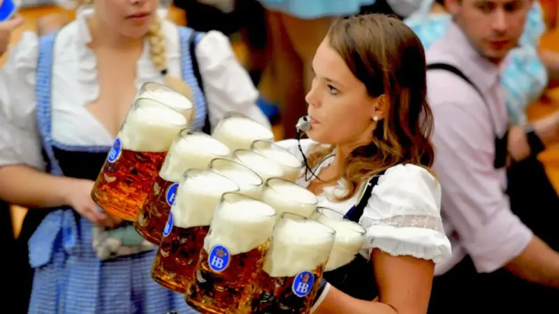 Grabadas sin permiso en el Oktoberfest