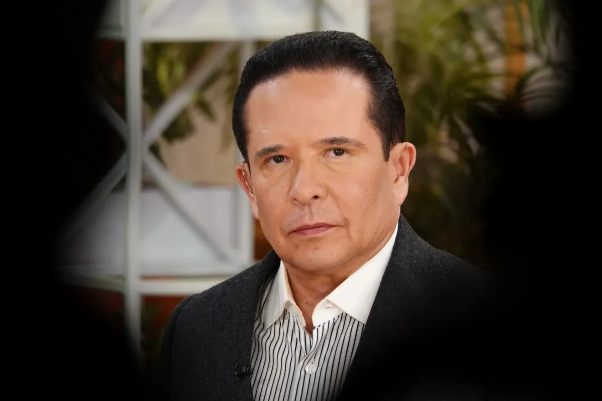 Gustavo Adolfo Infante reconoce error por dar falsa información sobre la salud de César Bono