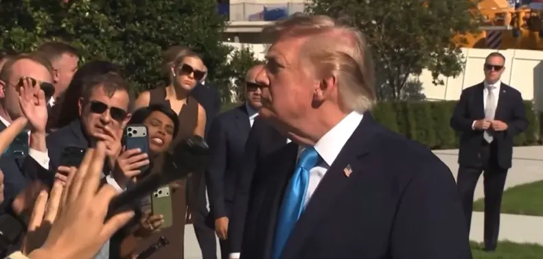 Trump celebra la ventaja de Flávio Bolsonaro sobre Lula da Silva en la primera vuelta de las elecciones en Brasil