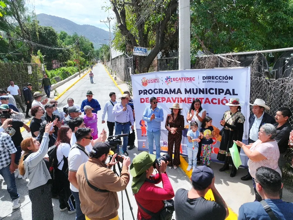 Renuevan calle de Ecatepec tras más de 20 años de abandono