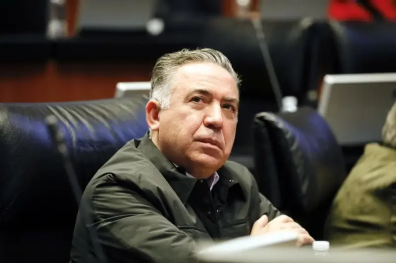 “Me eligieron 650 mil sinaloenses”: Enrique Inzunza responde a las 23 mil 500 firmas que exigen su salida del Senado para que enfrente las acusaciones de EEUU en su contra