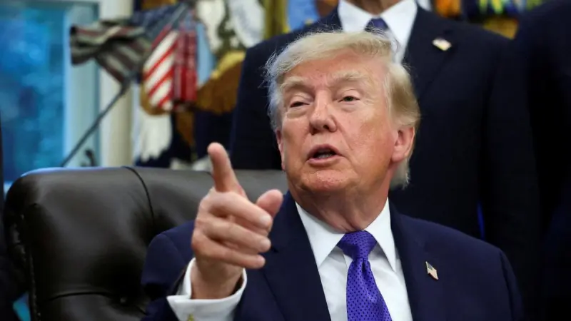 Trump asegura que lamenta haber nombrado a jueces de la Corte Suprema Gorsuch, Barrett y Kavanaugh