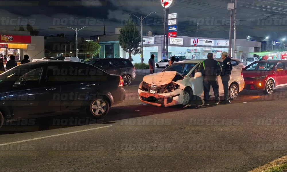 Colisiona por alcance en la prolongación Bernardo Quintana 
