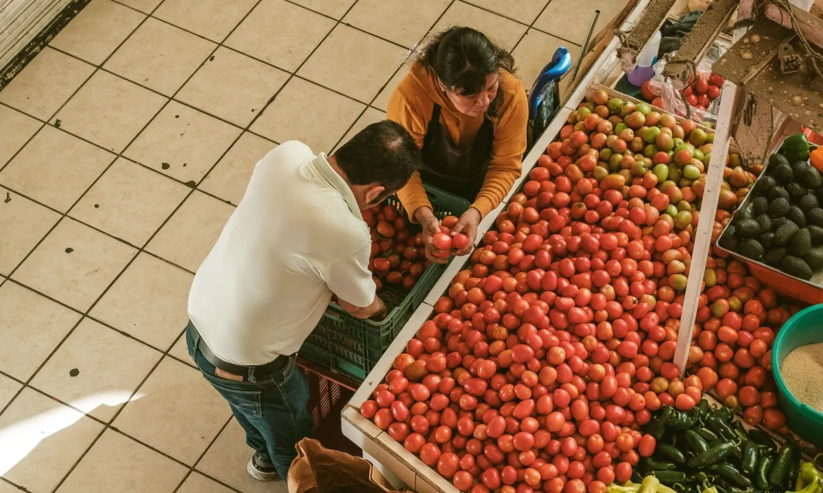 La inflación en México acelera a 3.45% interanual en septiembre impulsada por el alza de precio en jitomate, cebolla y gas LP