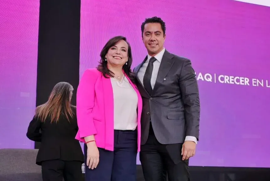 Felifer Macías felicita a Silvia Amaya por su reelección al frente de la UAQ