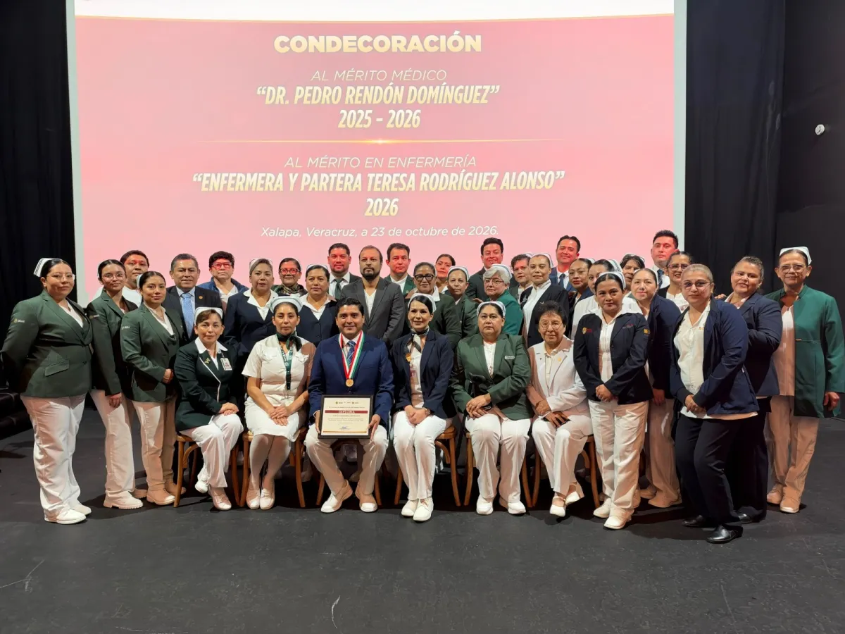 Reconocen trayectoria y vocación humanista de personal médico y de enfermería