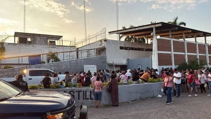 Suman 22 muertos penales de Sinaloa