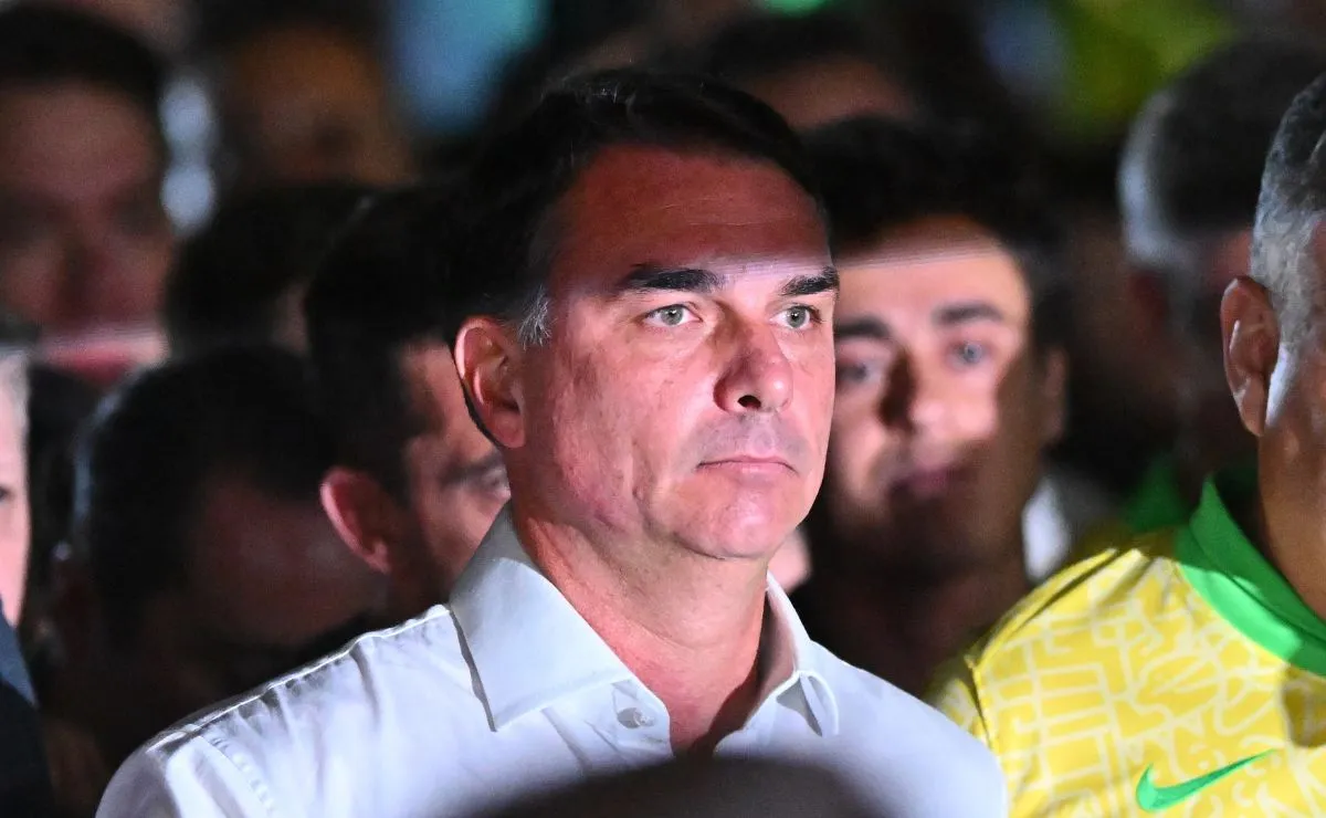 Reportan fuga de Flávio Bolsonaro a Estados Unidos
