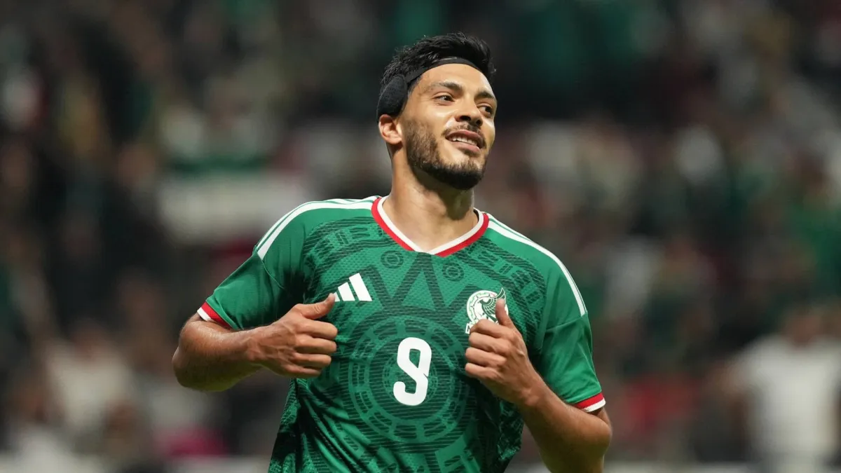 Raúl Jiménez recibe duro golpe: será operado de la rodilla y se perderá el resto de 2026, ¿cuándo volverá?