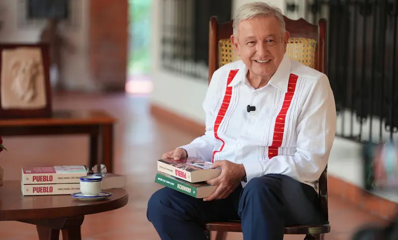 AMLO presenta “Pueblo”, su nuevo libro sobre la historia política de México