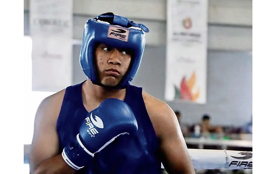 Debuta Ramiro Núñez con triunfo en Mundial de Boxeo