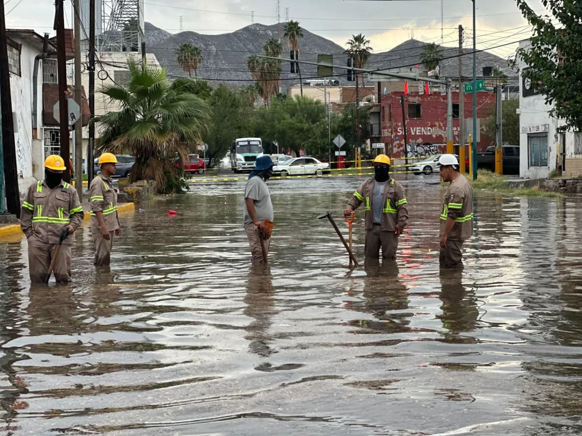 Apagones por tormentas paralizan cárcamos y pozos de agua en Torreón