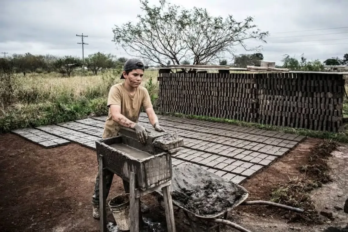 La psicología señala que las personas nacidas entre 1950 y 1970 comenzaron a trabajar por necesidad familiar antes que por vocación, en una época con menos oportunidades educativas
