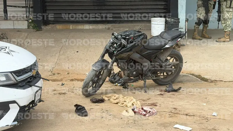 Ejército detiene a dos motociclistas tras presuntamente balear casa en Mazatlán