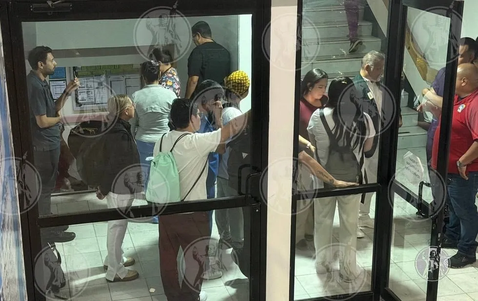 Tormenta atrinchera e inunda a medio metro el Hospital 6 del IMSS